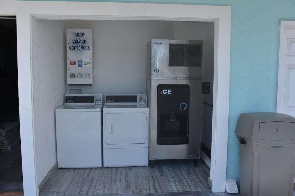 Destin Inn & Suites Bagian luar foto