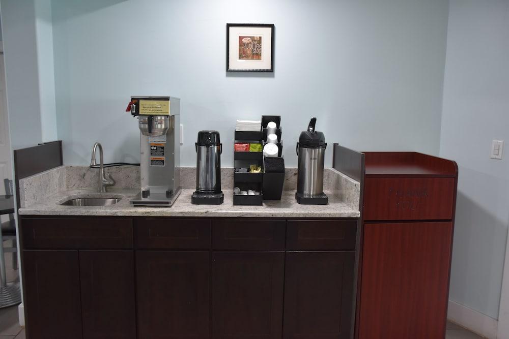 Destin Inn & Suites Bagian luar foto
