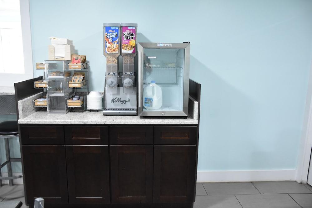 Destin Inn & Suites Bagian luar foto