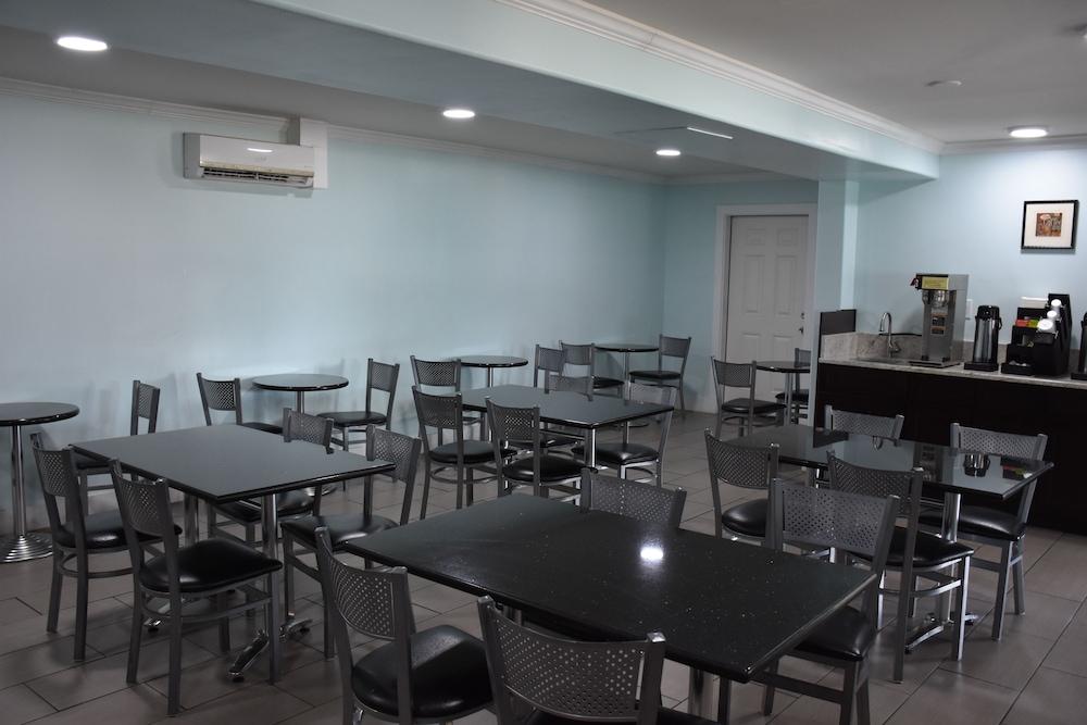 Destin Inn & Suites Bagian luar foto