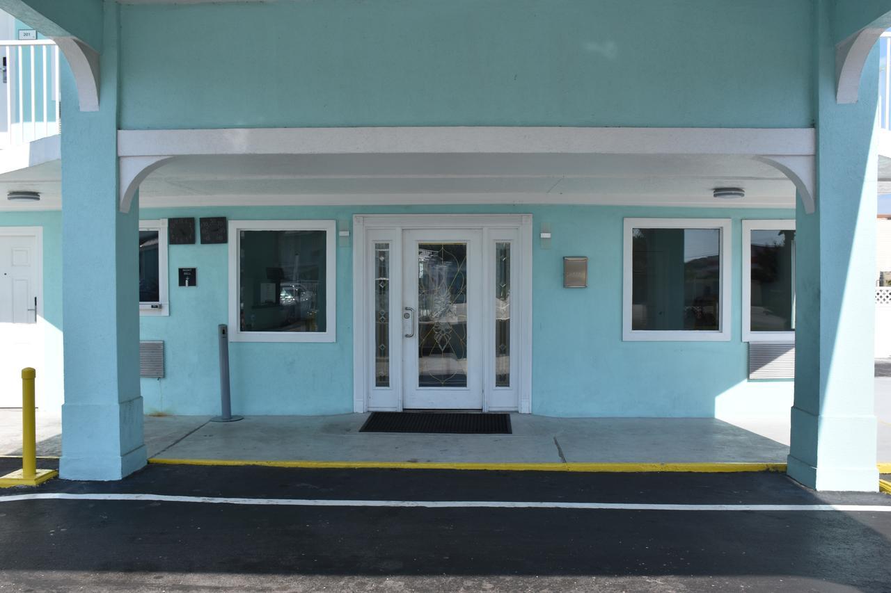 Destin Inn & Suites Bagian luar foto