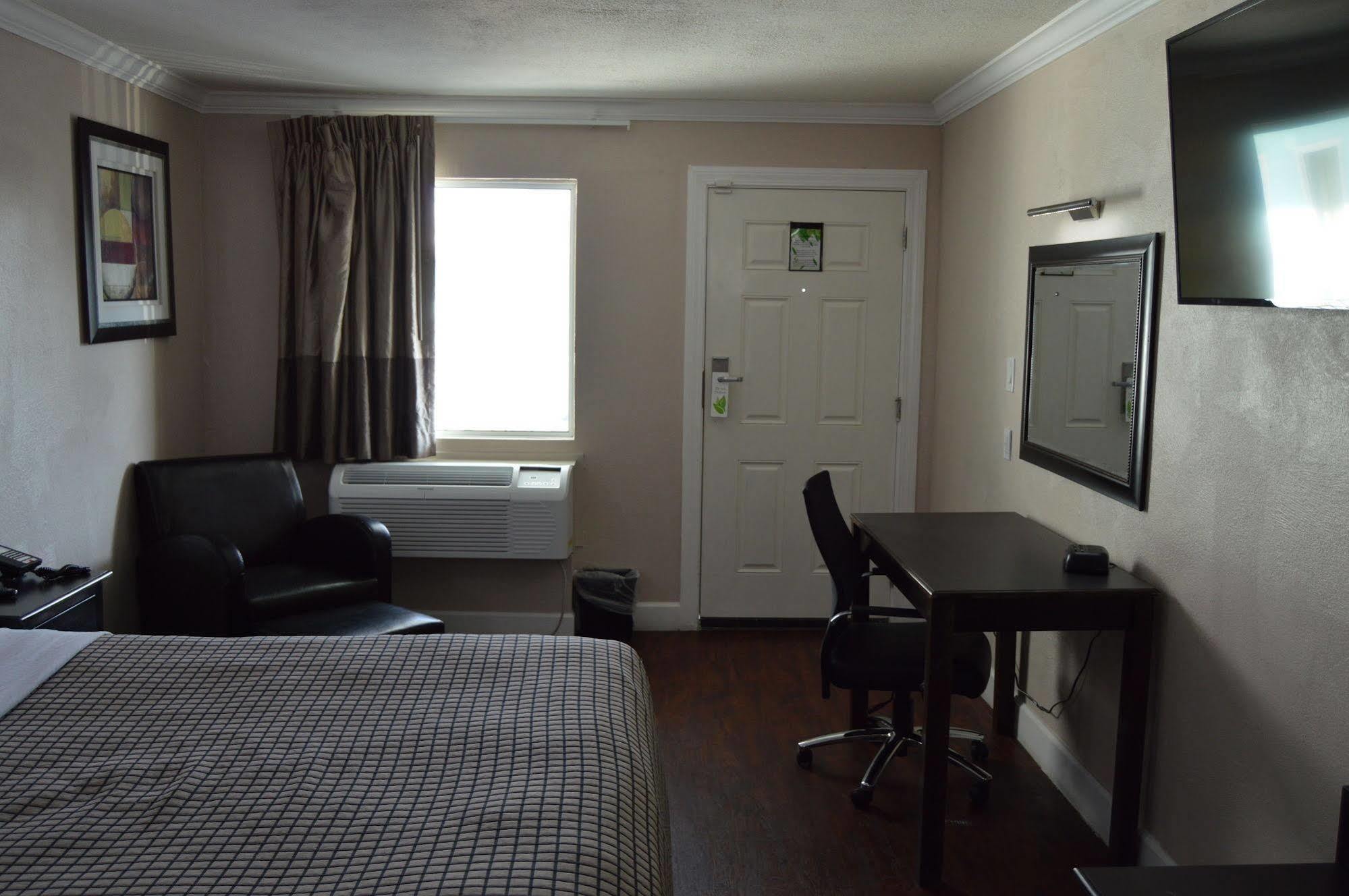 Destin Inn & Suites Bagian luar foto