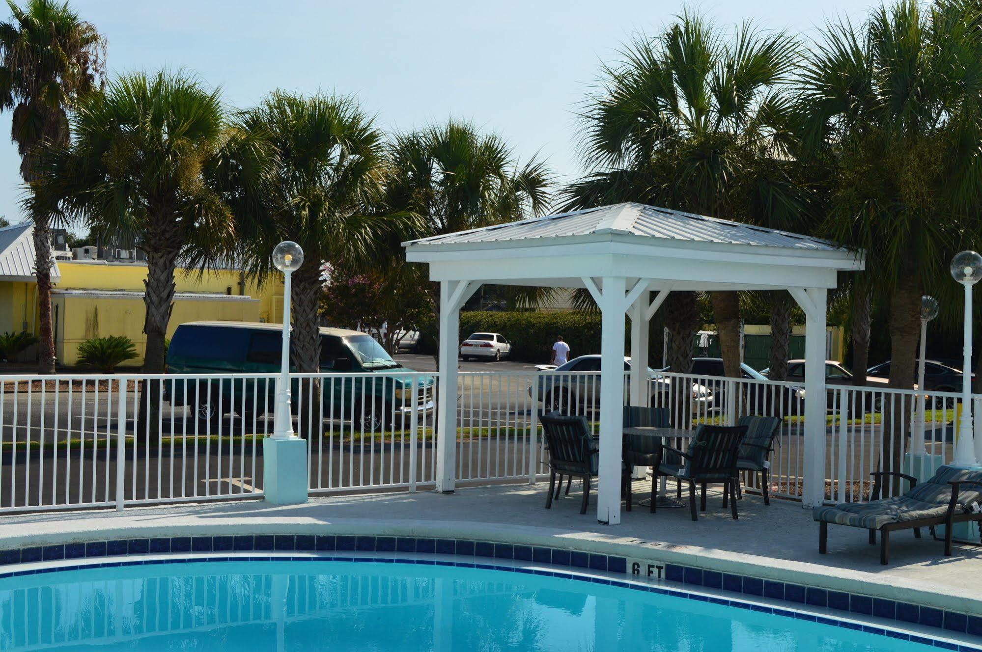 Destin Inn & Suites Bagian luar foto